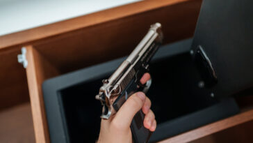 Montage und Aufstellung eines Waffenschranks: Das muss beim Einbau beachtet werden